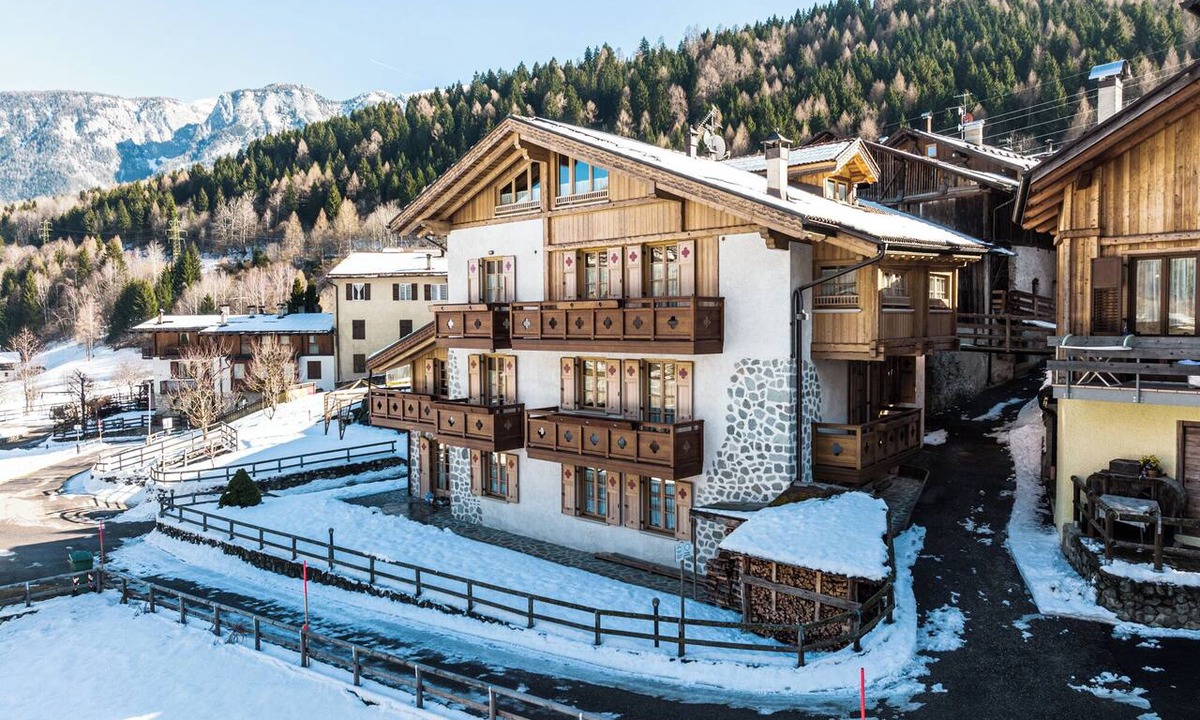 Almazzago House | MASO MARGHERITA - L'ARA