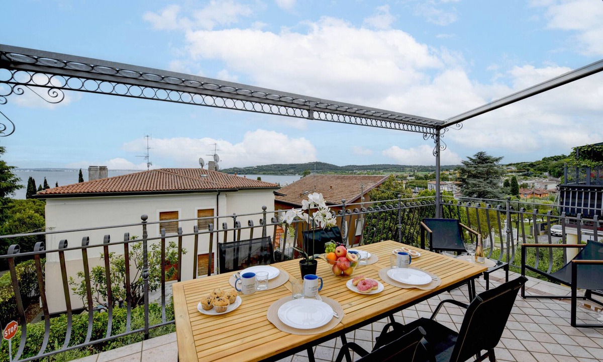 Monte Apartment | MGH - Garda Sunview Terrace Padenghe