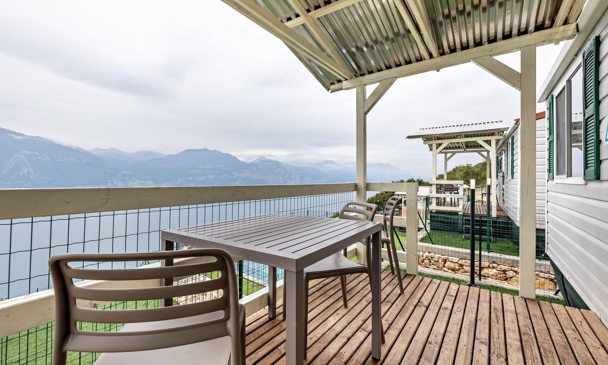 Brenzone sul Garda House | Mobile Home 'Genziana' with Lake View, Wi-Fi and Air Conditioning