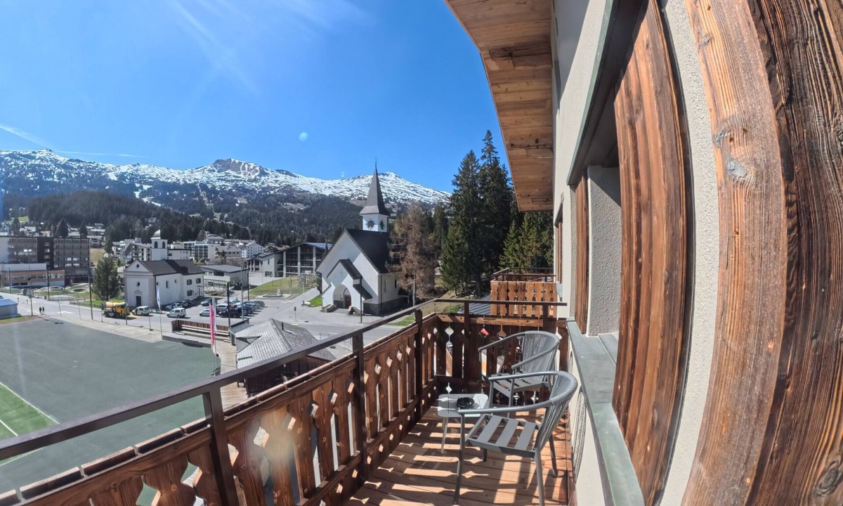 Lenzerheide Apartment | Modern duplex apartment with mountain views