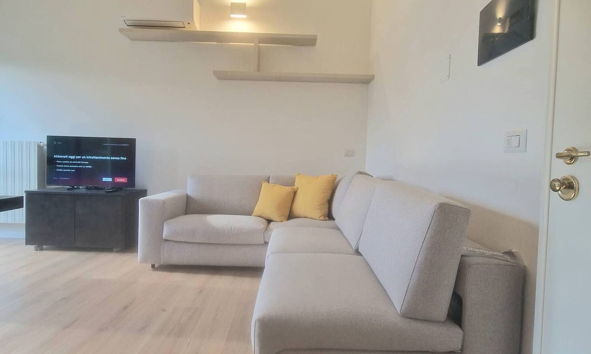 Viggiu Apartment | Modern Flat 1 near the Swiss Border in Viggiù