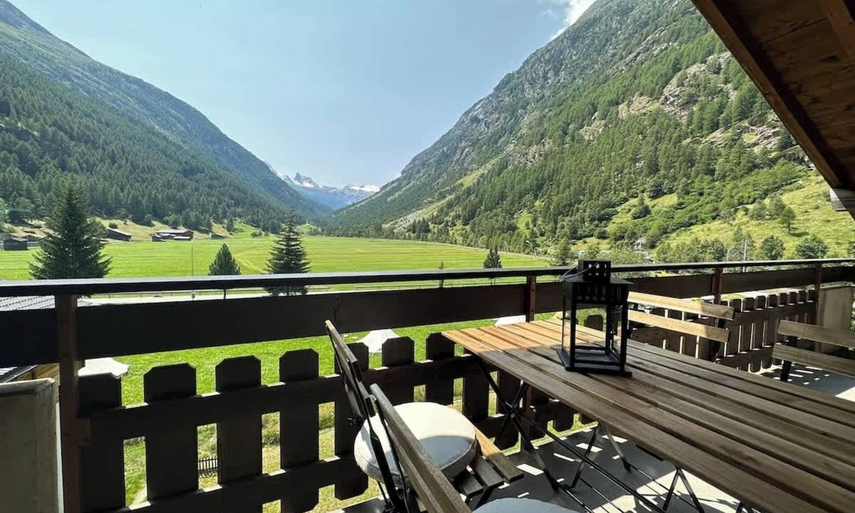 Taesch Apartment | Mountain View Apartment Near Zermatt