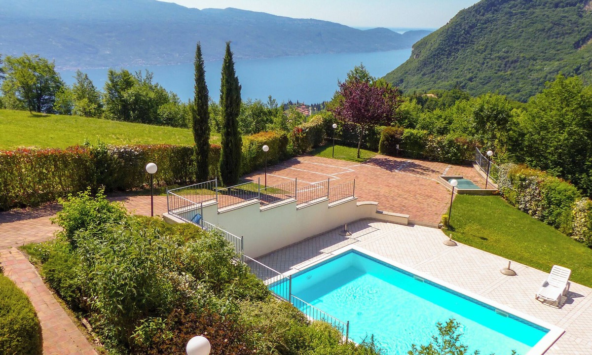 Tignale Apartment | New: Pool apartment, terrace, quiet and green location, 10 metres from the pool