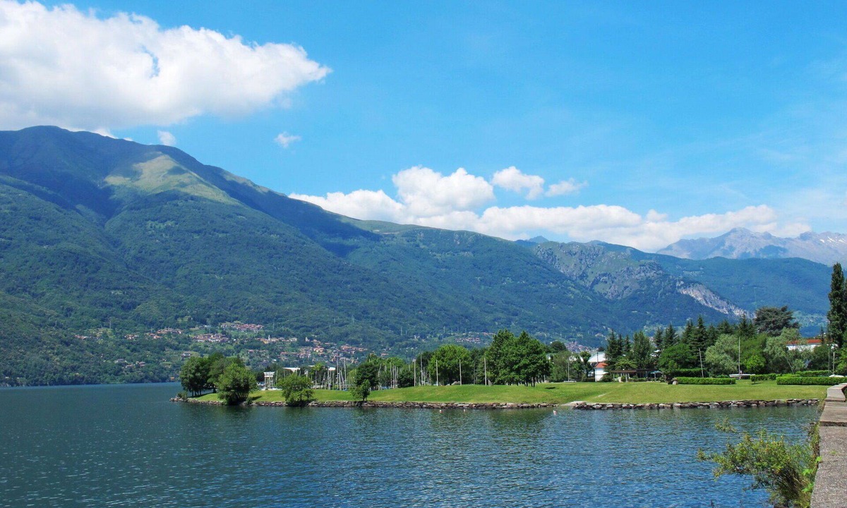 Dervio Apartment | Nice apartment for 4 people with pool, WIFI, A/C, TV, patio and panoramic view