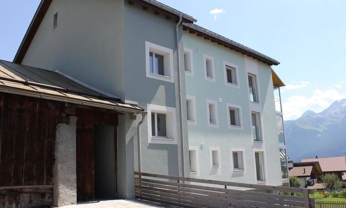 Grisons Apartment | Nice apartment for 8 people with WIFI, TV and balcony