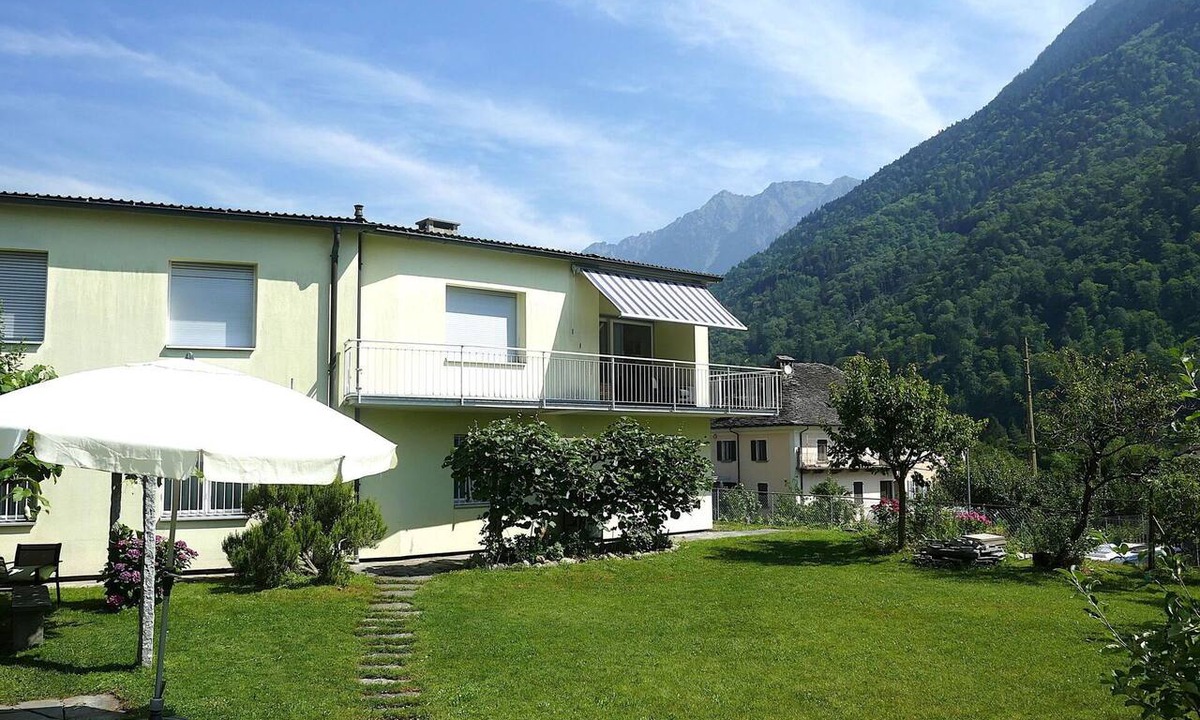 Acquarossa Apartment | Nice apartment for 4 guests with hot tub, WIFI, TV and patio