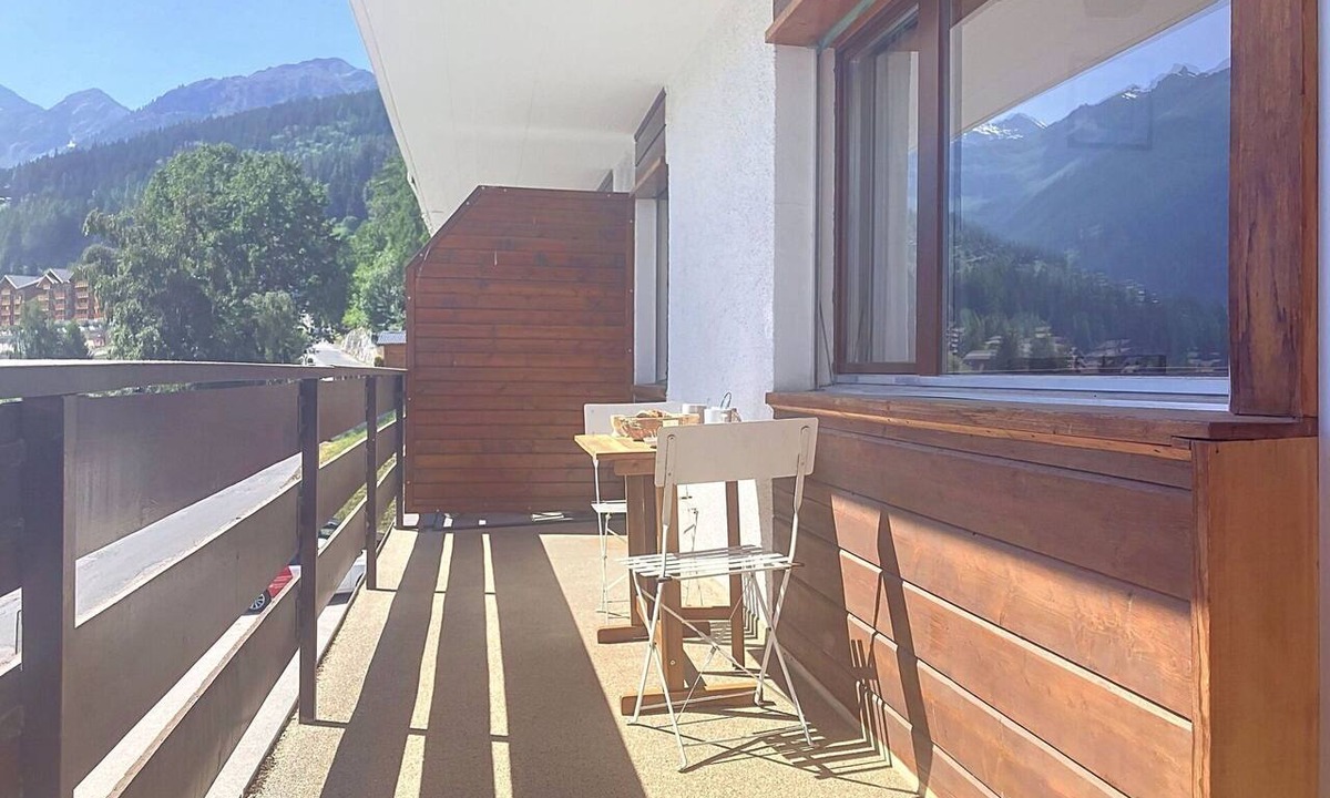 Mayens-de-Riddes Apartment | Nice apartment for 4 guests with WIFI, TV, balcony and panoramic view