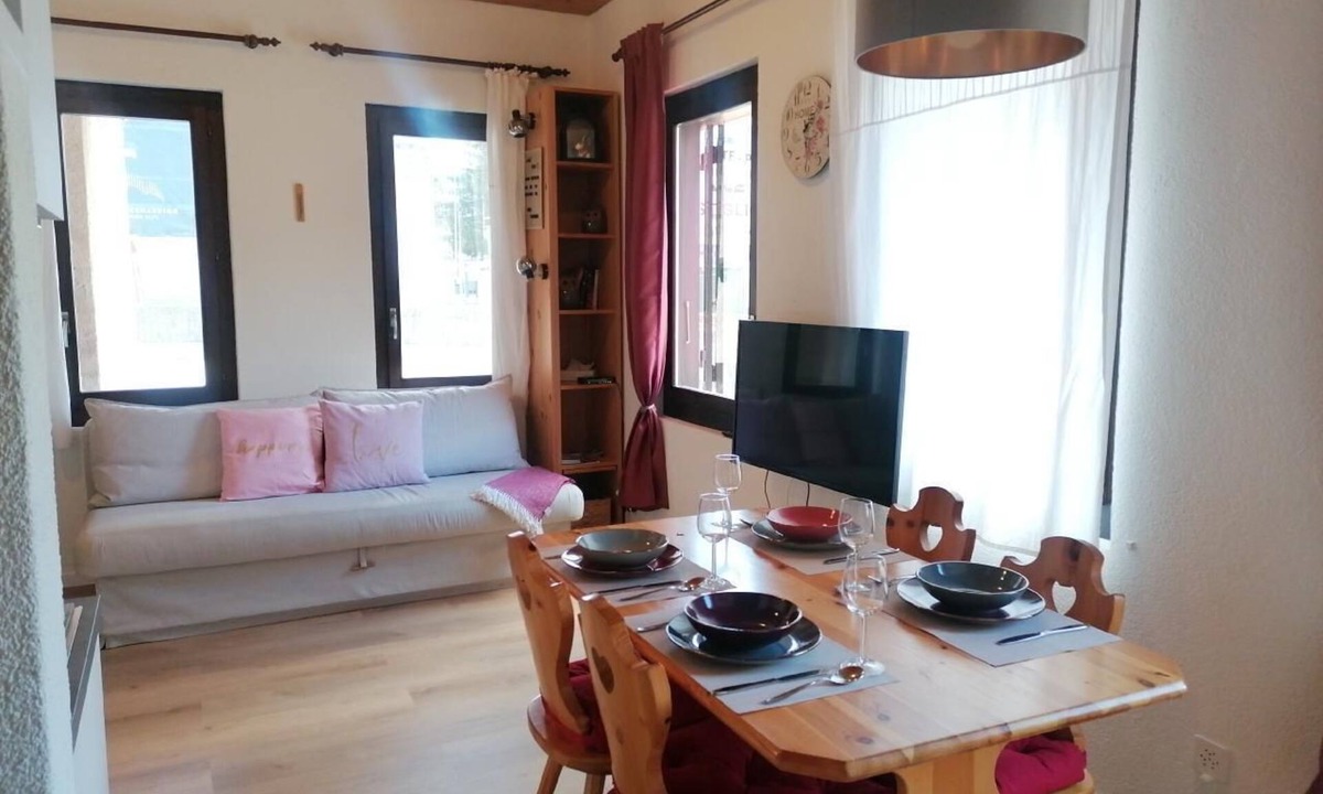 San Bernardino Apartment | One-room apartment 'Claudia' in San Bernardino in the centre