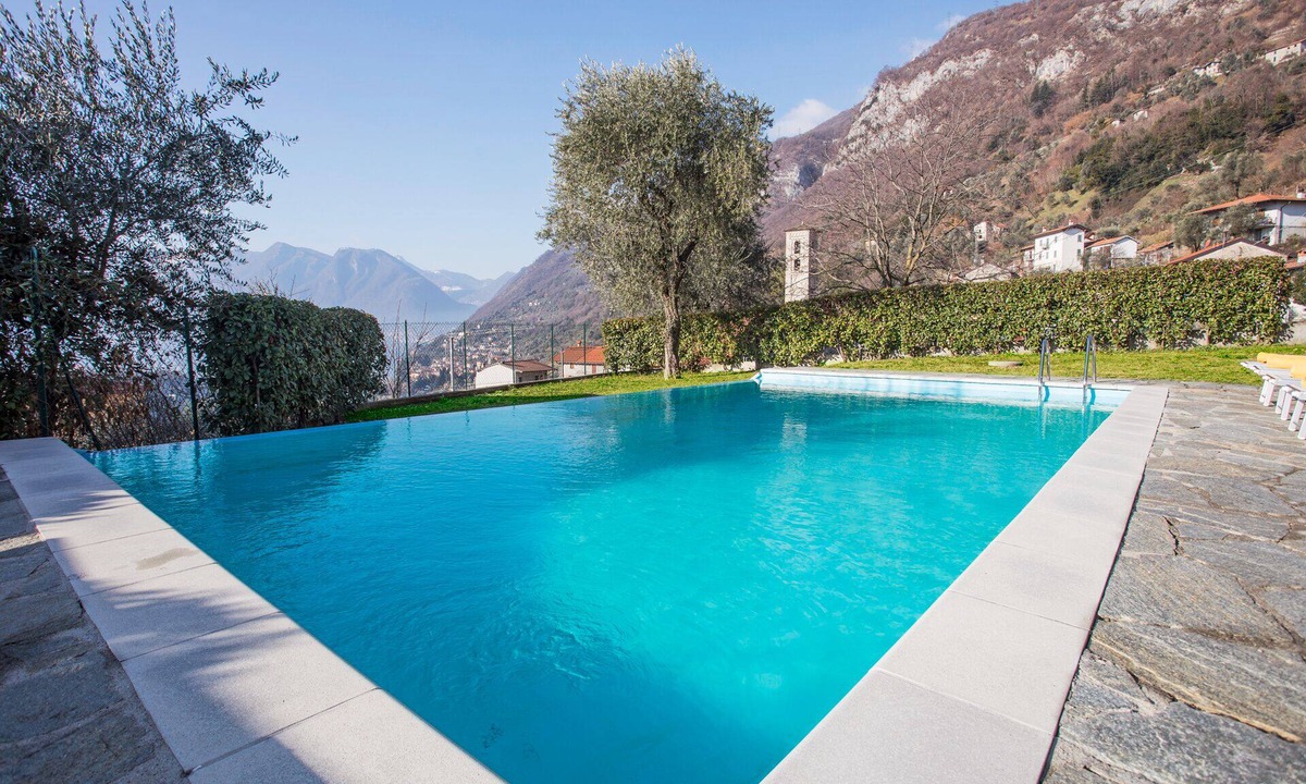 Ossuccio Apartment | Ossuccio Grande apartment "B" sleeps 8 with pool by Italian Apartments.