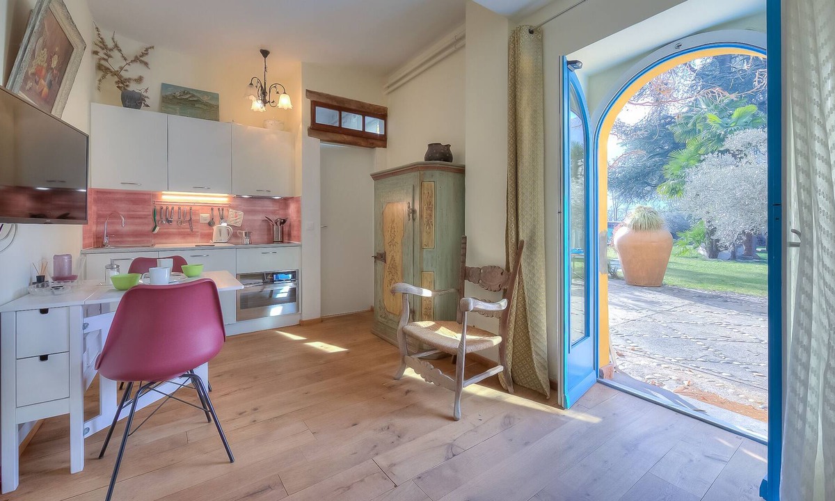 Croglio Apartment | Palazzo dei Ulivi - Rosmarino, Purasca, Switzerland