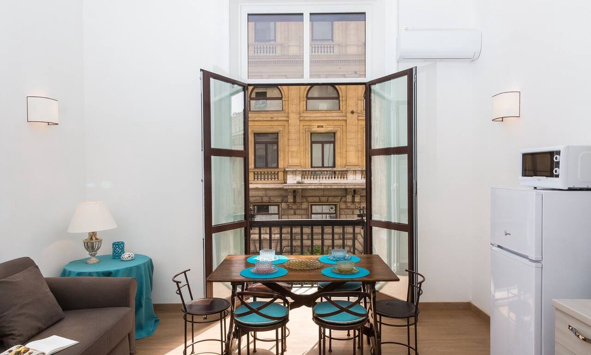 Rione II Trevi Apartment | Prestigious Apartment at Via Barberini