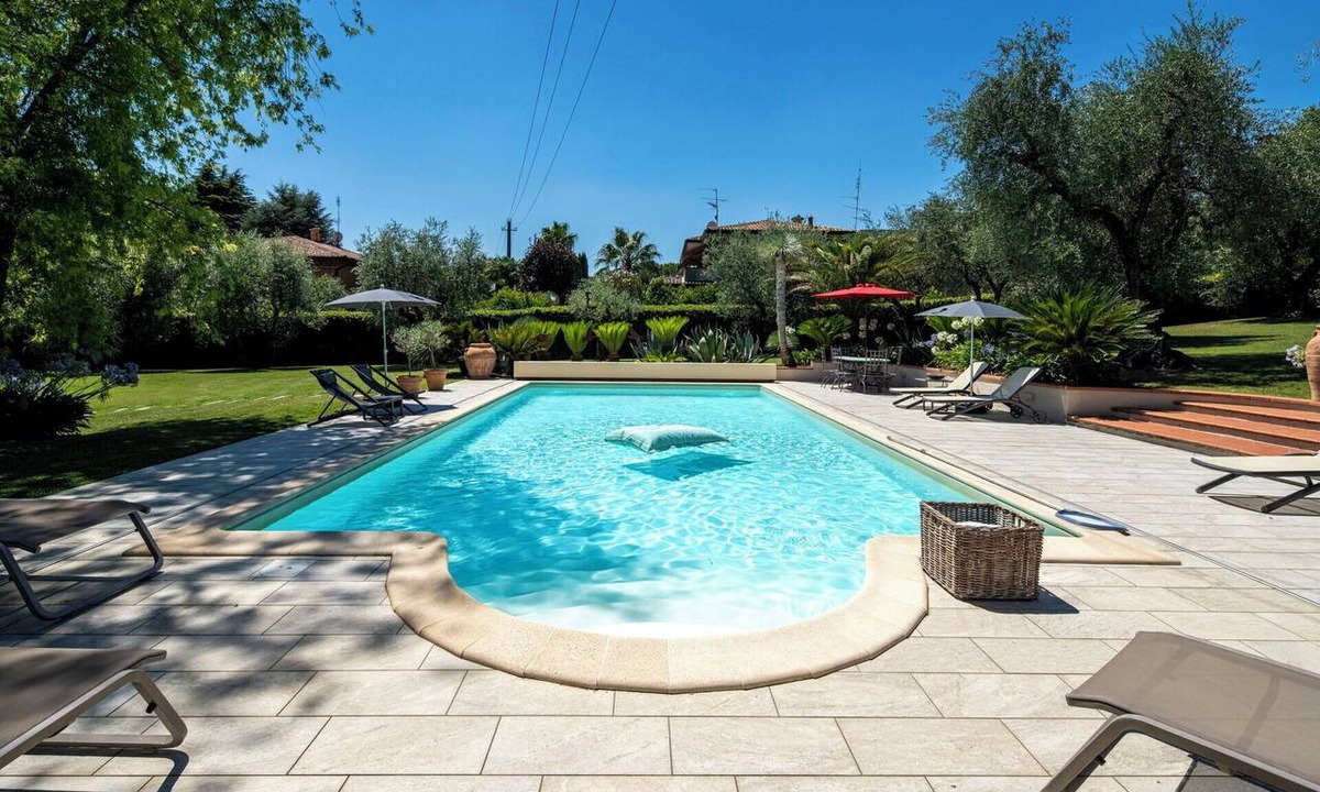 Padenghe sul Garda Villa | Private Villa with A/C, sauna, private pool, WIFI, veranda, panoramic view, close to Sirmione