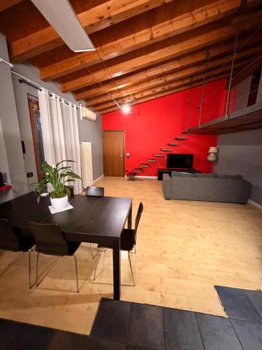 Grumello Del Piano Apartment | Redhouse Bergamo - Trendy Modern Open Space con Box vicino Leolandia e autostrada Milano