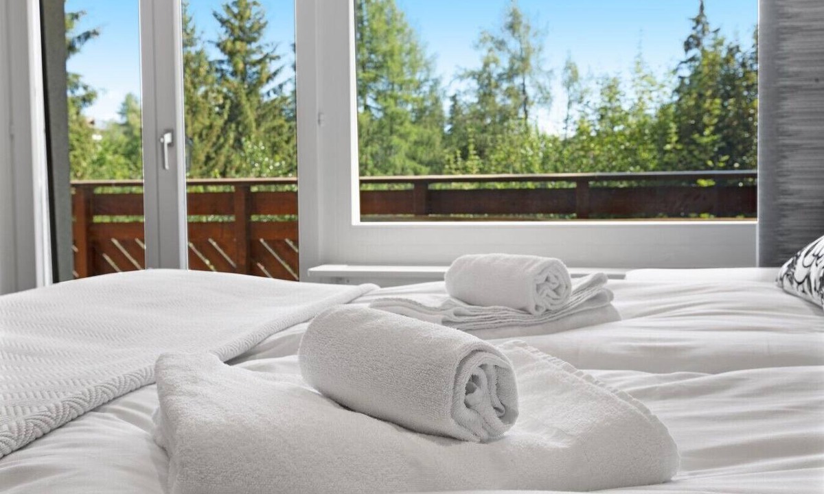Lens Apartment | Renovated apartment, large balcony, 10 minutes from the slopes