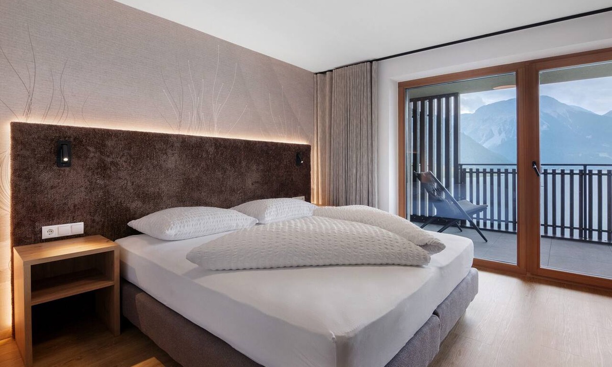 Resia Apartment | Residence Froy Apartment 8 – Lake View, Whirlpool & Breakfast Included