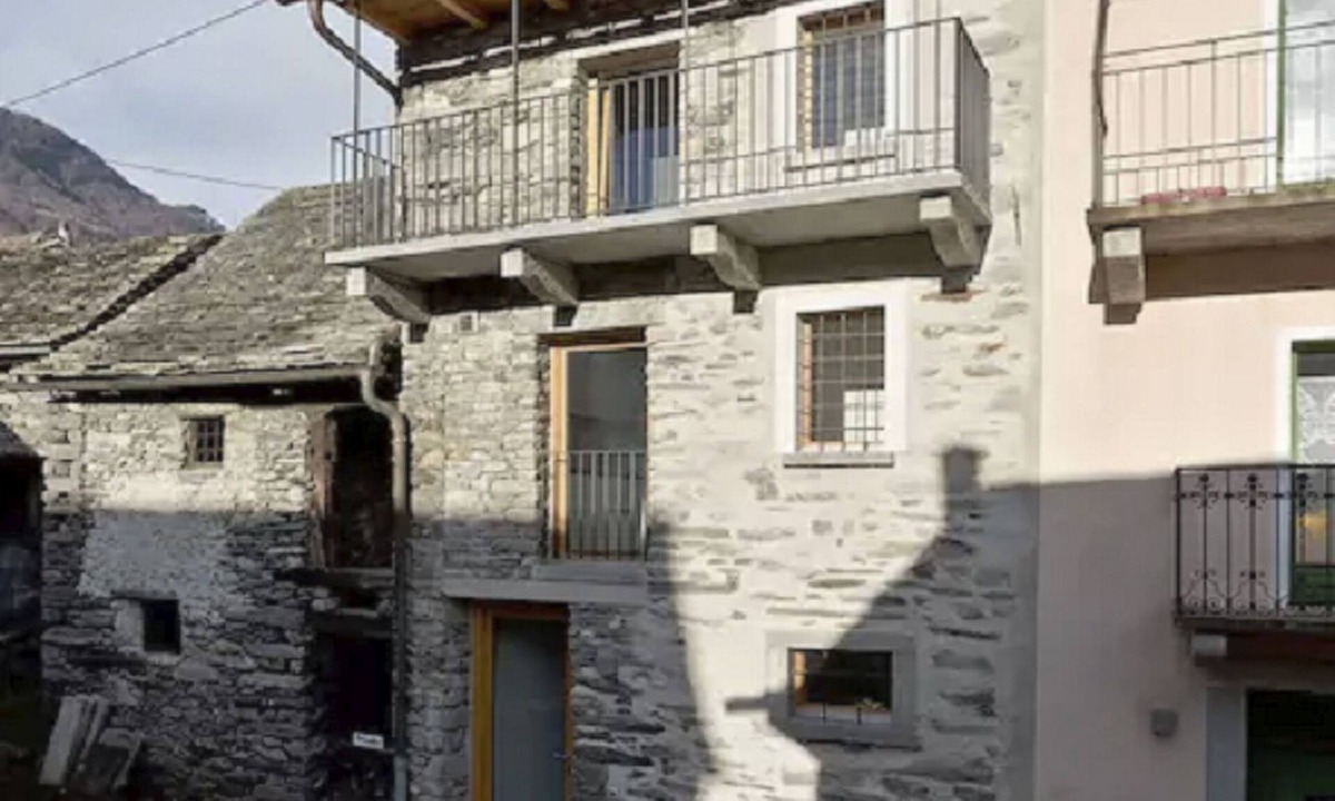 Aurigeno House | Rustico di vacanza nel nucleo di Moghegno by Interhome