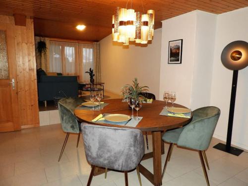 Huenibach Apartment | Schöne Ferienwohnung mit Seeblick