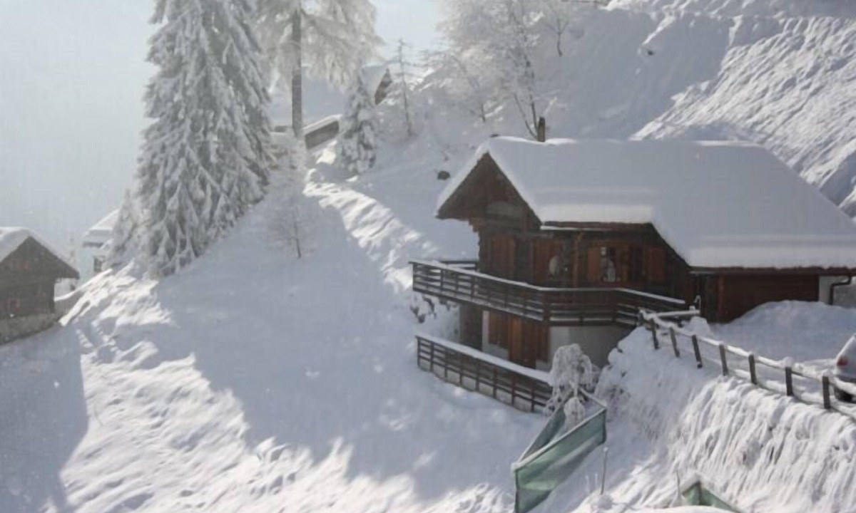 Grimentz Ski Chalet | Spacious chalet for 8 to 10 people 250 meters from the slopes: 3 double bedrooms 1 bunk room - spaci