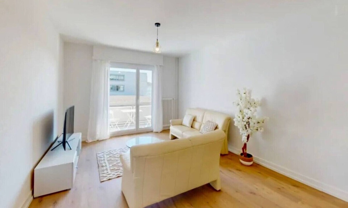 Prilly Apartment | Spacious Minimalist Prilly 2 BR