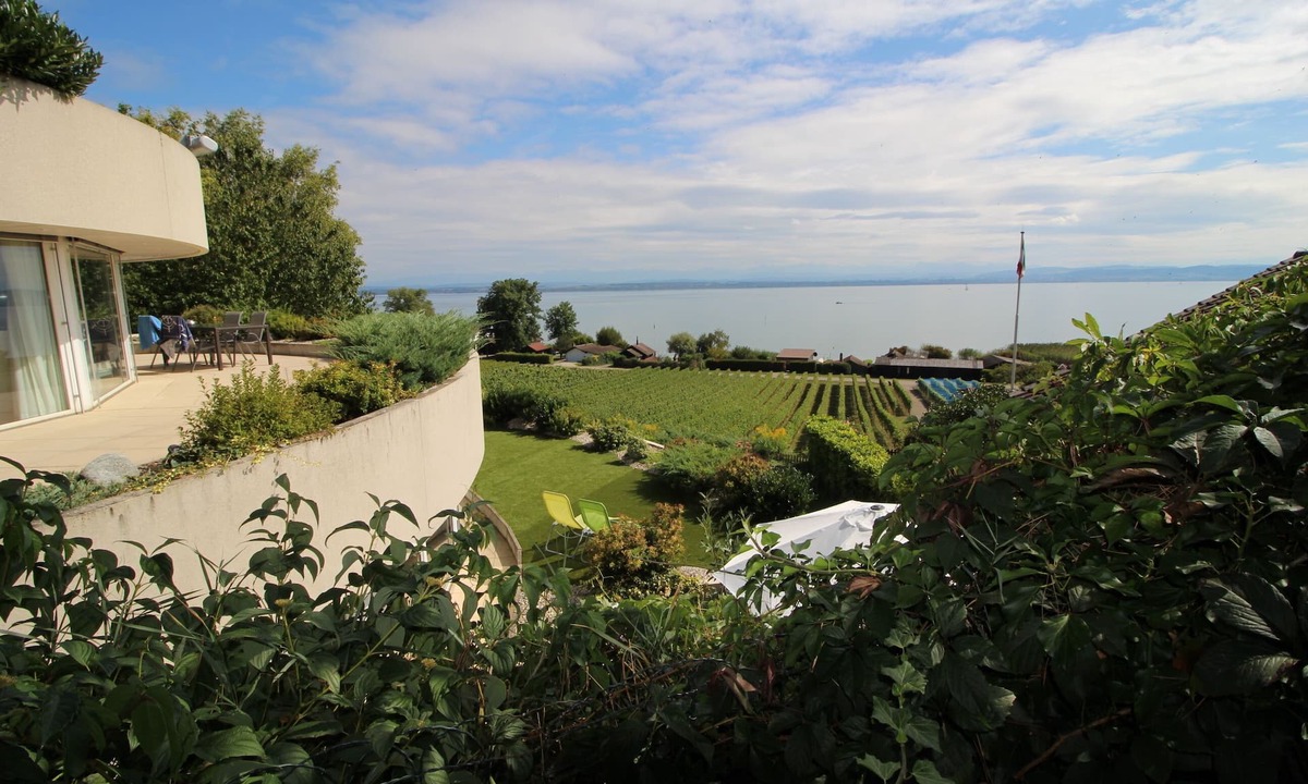 Bevaix Apartment | Studio with breathtaking view of Lake Neuchâtel