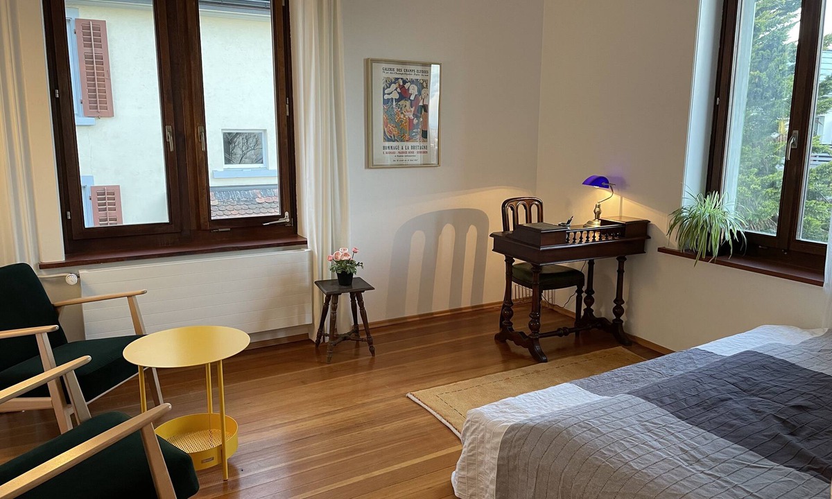 Oerlikon Apartment | Studio with double bed, kitchen and bathroom/WC