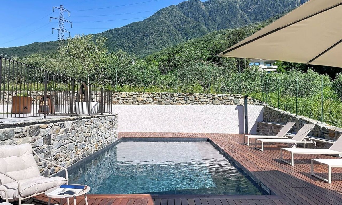 Colico Villa | Stunning private villa for 8 people with WIFI, hot tub, private pool, TV and terrace