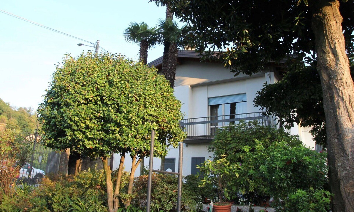 Porto Valtravaglia House | Stunning villa for 4 guests with WIFI, TV and balcony