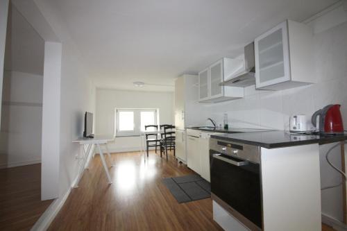 Hottingen Apartment | Swiss Star California - Self Check-In