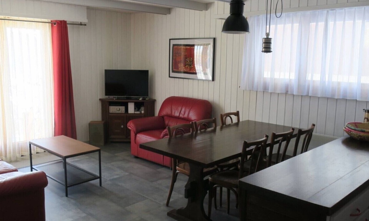 Vex Apartment | The Panorama building is located at the 1800 level of the Les Collons resort. Ideally located, it is