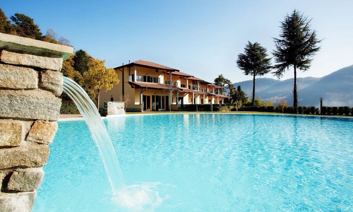 Tremezzo Apartment | Tremezzo Residence apartment no 8 with pool and spa by Italian Apartments