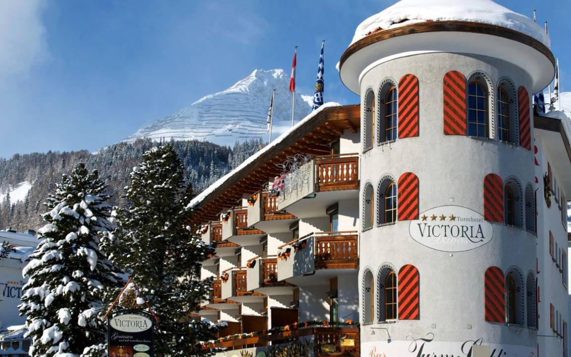 Davos-Dorf Hotel | Turmhotel Victoria - INCL. LIFT PASS Double room/addl. bed, shower/wc (Superior, max. 2 adults 1 child), BB