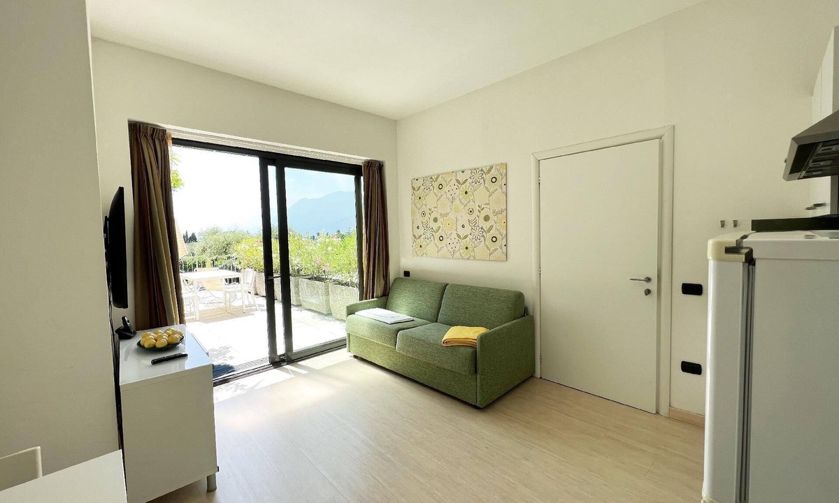 Val di Sogno Apartment | Two-room apartment with partial lake view