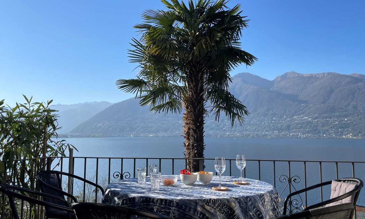 Vira House | Vacation home with lake view, balcony & pergola in Vira on Lake Maggiore