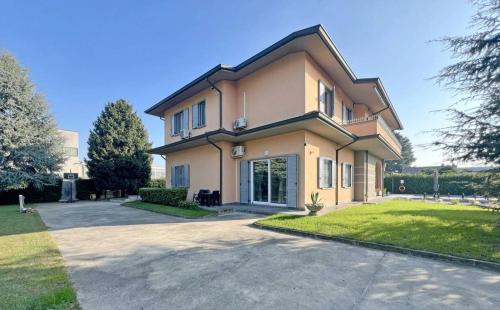 Cassano d'Adda Apartment | Villa 2