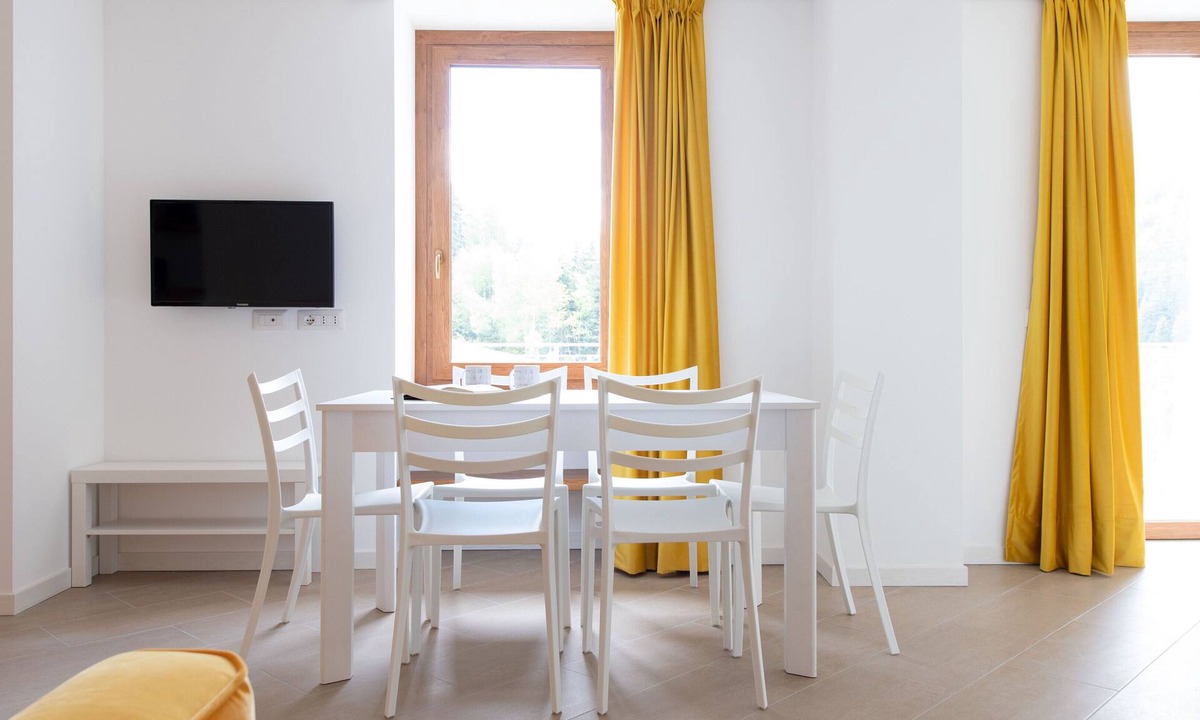 Valtellina Apartment | Villa Tola - Giallo - One Bedroom Apartment, Sleeps 5