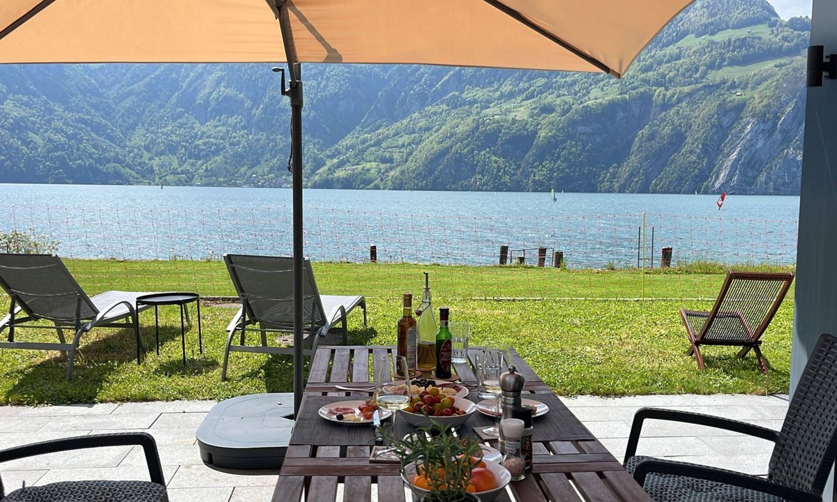 Ruetli House | Villa "Villa on the lake" with jacuzzi