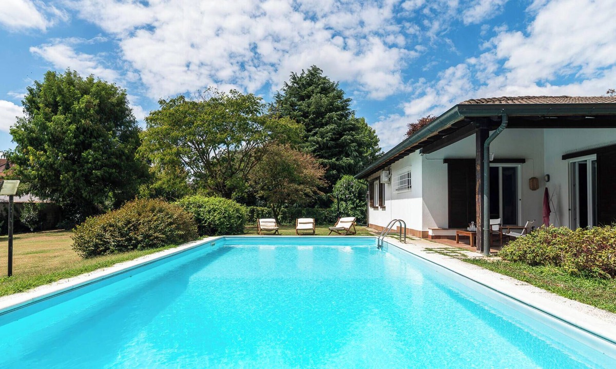 Casorate Primo Villa | Villa Wanna with private pool by Propertize