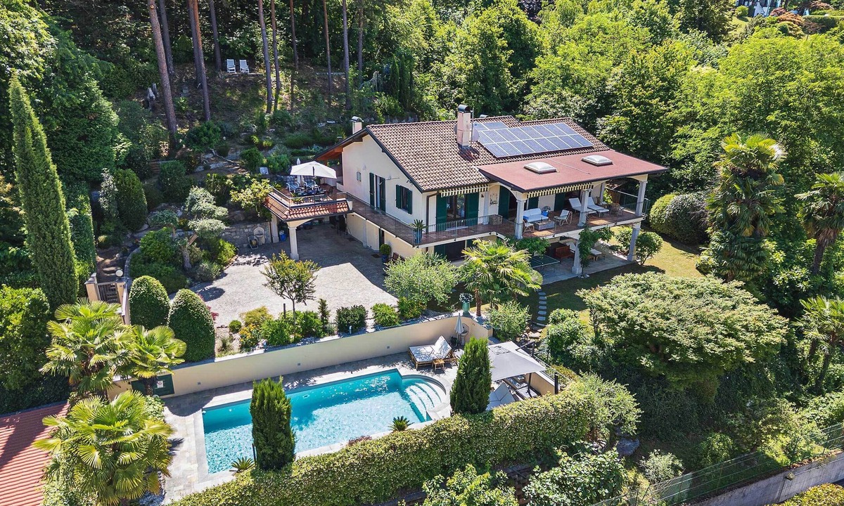 Ranco Villa | Welcoming and family friendly villa with pool and lake views! - Villa Emilia