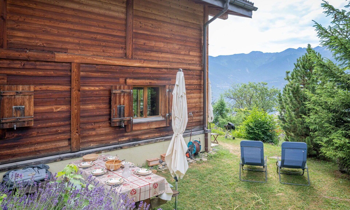 Ovronnaz House | Wonderful private villa for 6 people with WIFI, TV, balcony, pets allowed and panoramic view