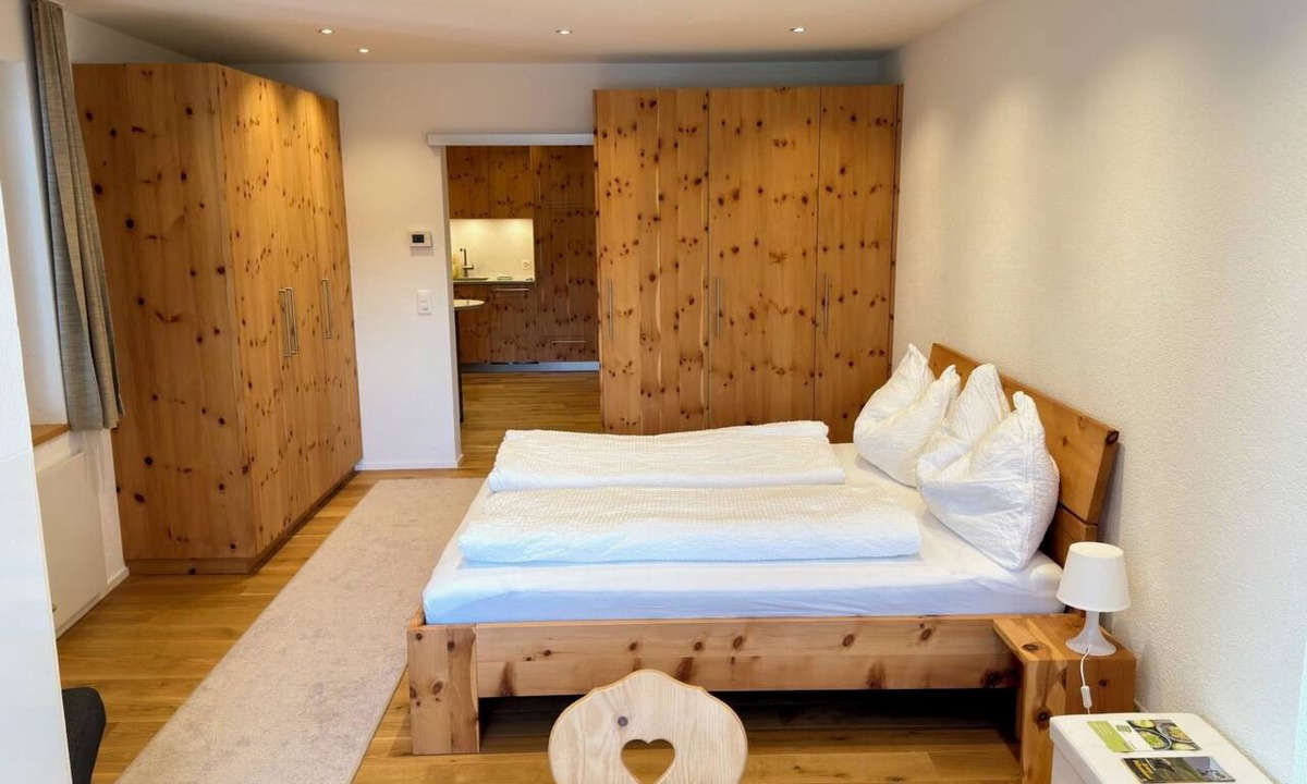 Arosa Apartment | Zum Rota Hus Appartement/Fewo, Dusche, WC, 3-Bettwohnung by Interhome