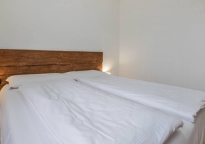 Holiday Apartment with Wi-Fi, Air Conditioning, Pool and Garden; Garage available; Pets allowed