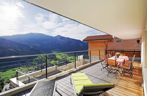 Lenk House | 180 m² House ∙ 5 bedrooms ∙ 10 guests