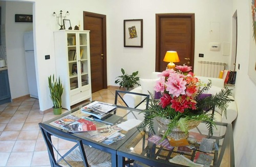 Aurelio House | 2 apartments up to 9 people for groups or families in St. Peter Area
