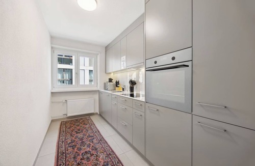 Oerlikon Apartment | 3BR Apartment only 10min away from Zurich center!