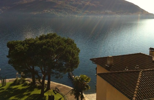 Brissago Apartment | 4 1/2 room apartment on promenade, lake view, balcony, private parking space