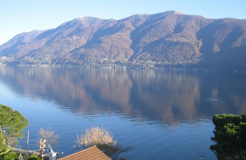 Brissago Apartment | 4 1/2 room apartment on promenade, lake view, balcony, private parking space