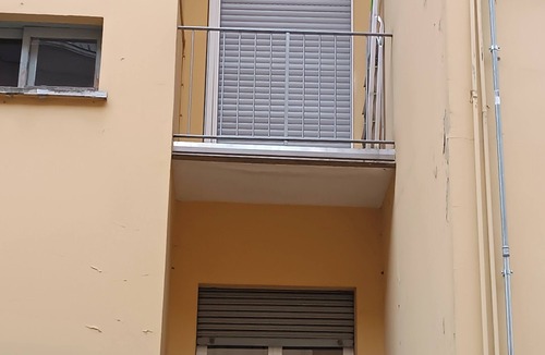 Pavia Apartment | 64B 10 minutes walk from: Polyclinic Hospital, Station and Center - 2 rooms