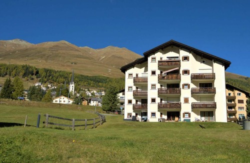 Zuoz Apartment | 80 m² Apartment ∙ 2 bedrooms ∙ 4 guests