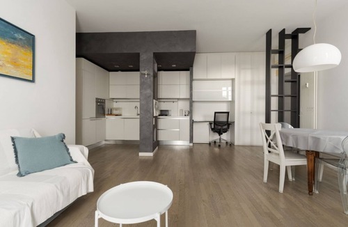 Bullona Apartment | A comfortable 70 square meters apartment, perfect for five people, located on the fifth floor of a building with an elevator (NOT accessible to disabled guests).The property is located near Via Cenisio, a short distance from the Monumental Cemetery: its