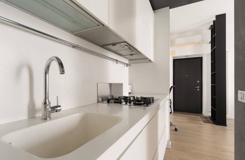 Bullona Apartment | A comfortable 70 square meters apartment, perfect for five people, located on the fifth floor of a building with an elevator (NOT accessible to disabled guests).The property is located near Via Cenisio, a short distance from the Monumental Cemetery: its